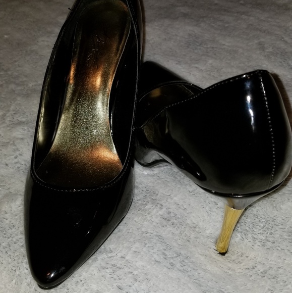 Thalia Sodi Black and Gold heels - Picture 2 of 5
